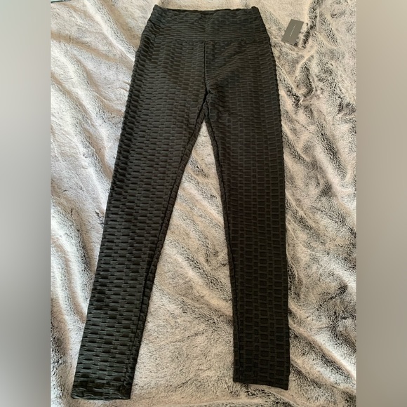 Black Textured Leggings - Picture 2 of 4